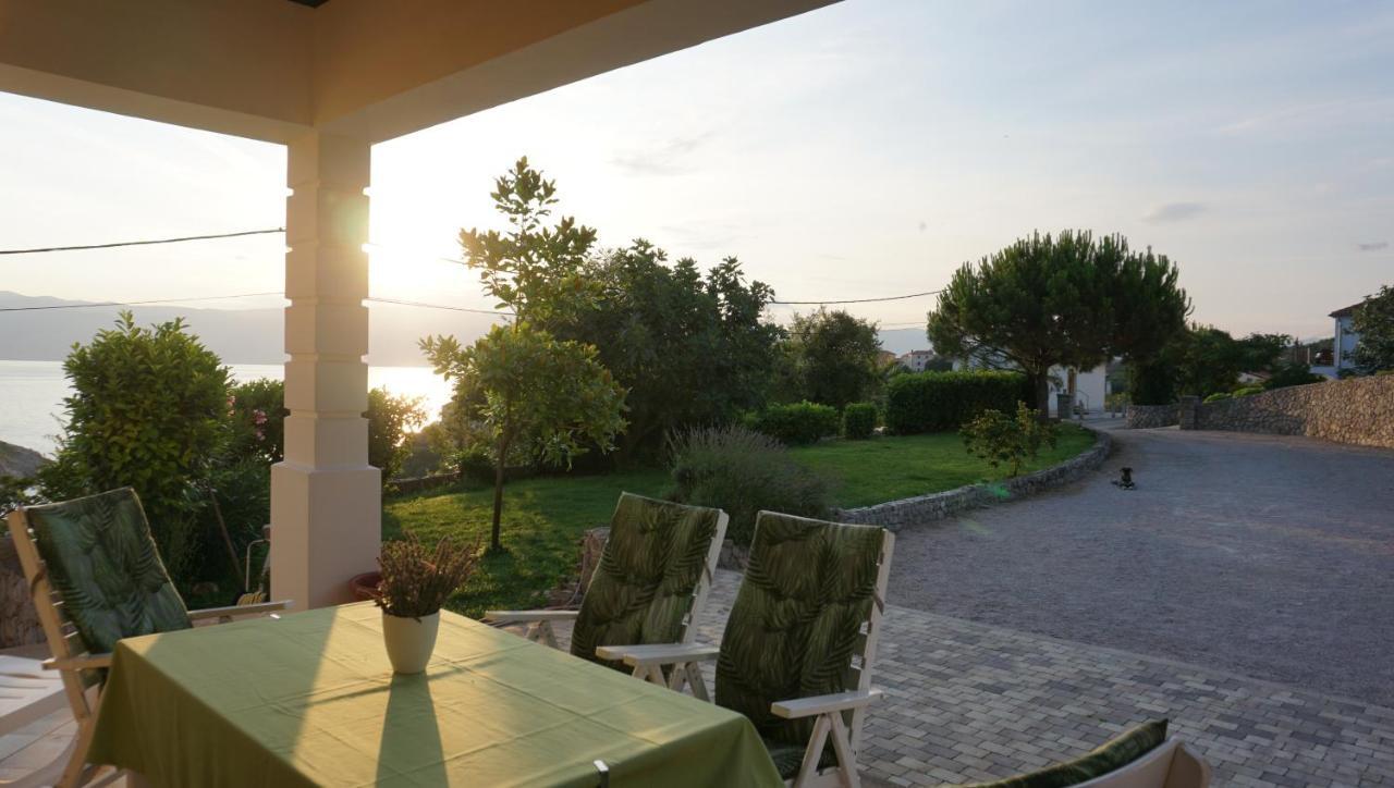 Villa Mirela Vrbnik Extérieur photo